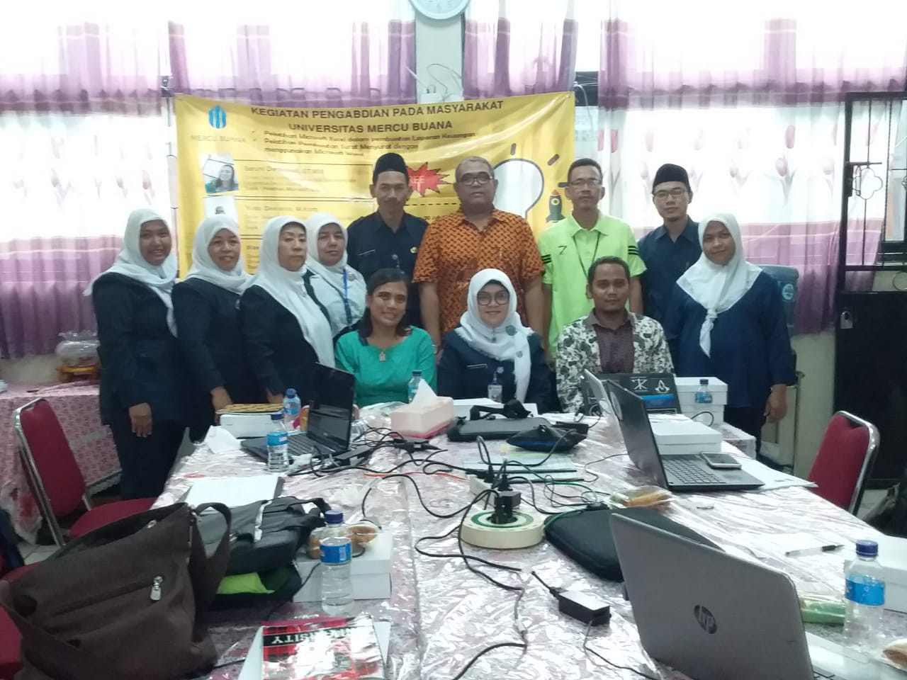 Bersama Dewan Guru dan Kepala Sekolah